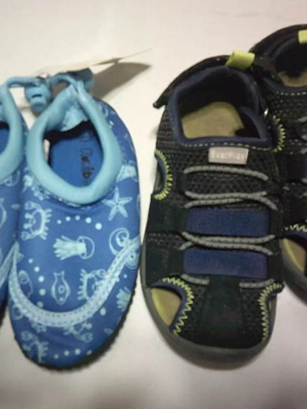 NEW BOYS SHOES LOT OSHKOSH SANDALS  & WATER SHOES BLUE SIZE 8 SMALL 👦